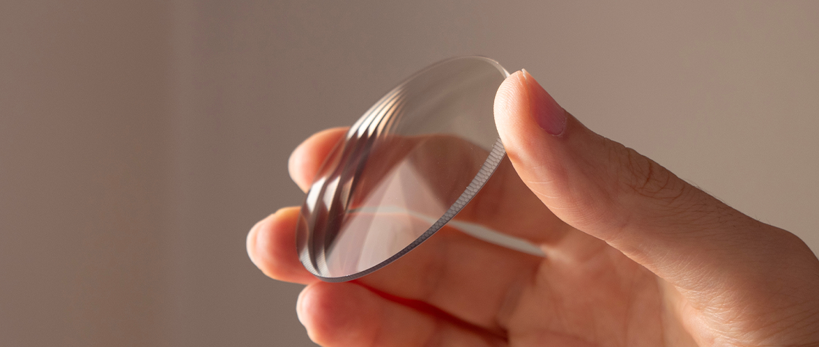 Какие линзы для очков лучшие? Полный гид по материалам, покрытиям, дизайну и брендам