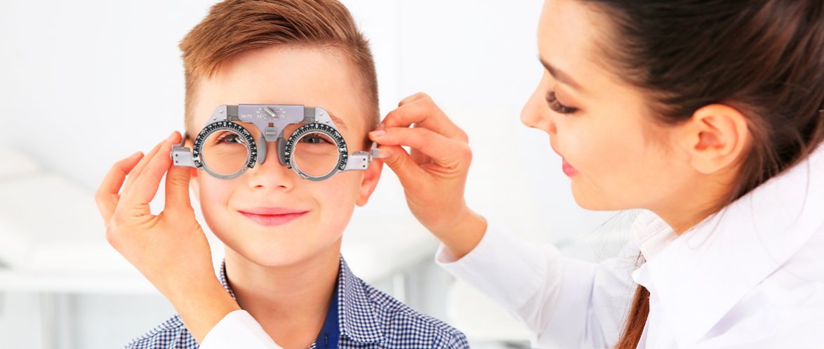Когда проверять зрение ребенку?